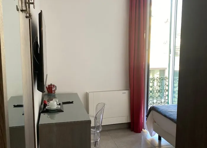 54 Rosselli Πανσιόν 4*